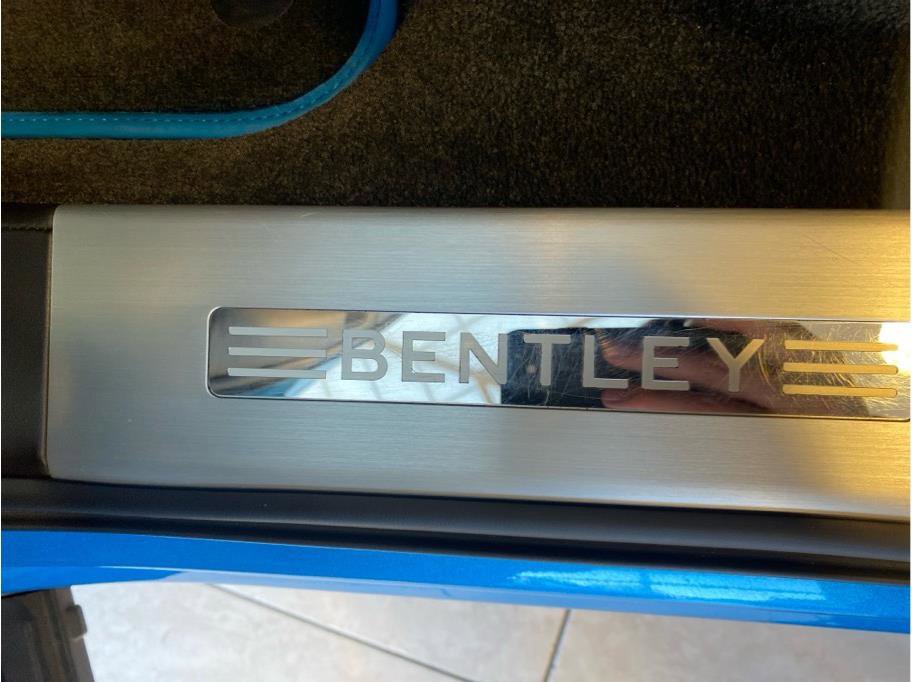 Used 2020 Bentley Bentayga image 11