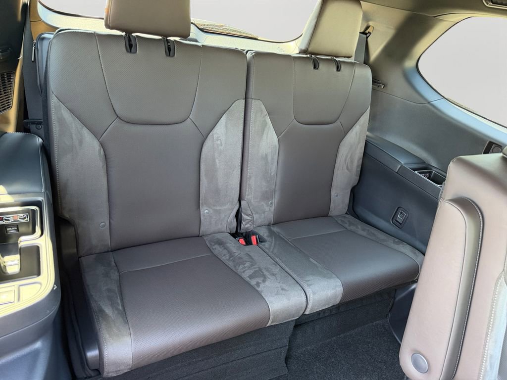 New 2026 Lexus TX 550h AWD Plug-In Hybrid image 7