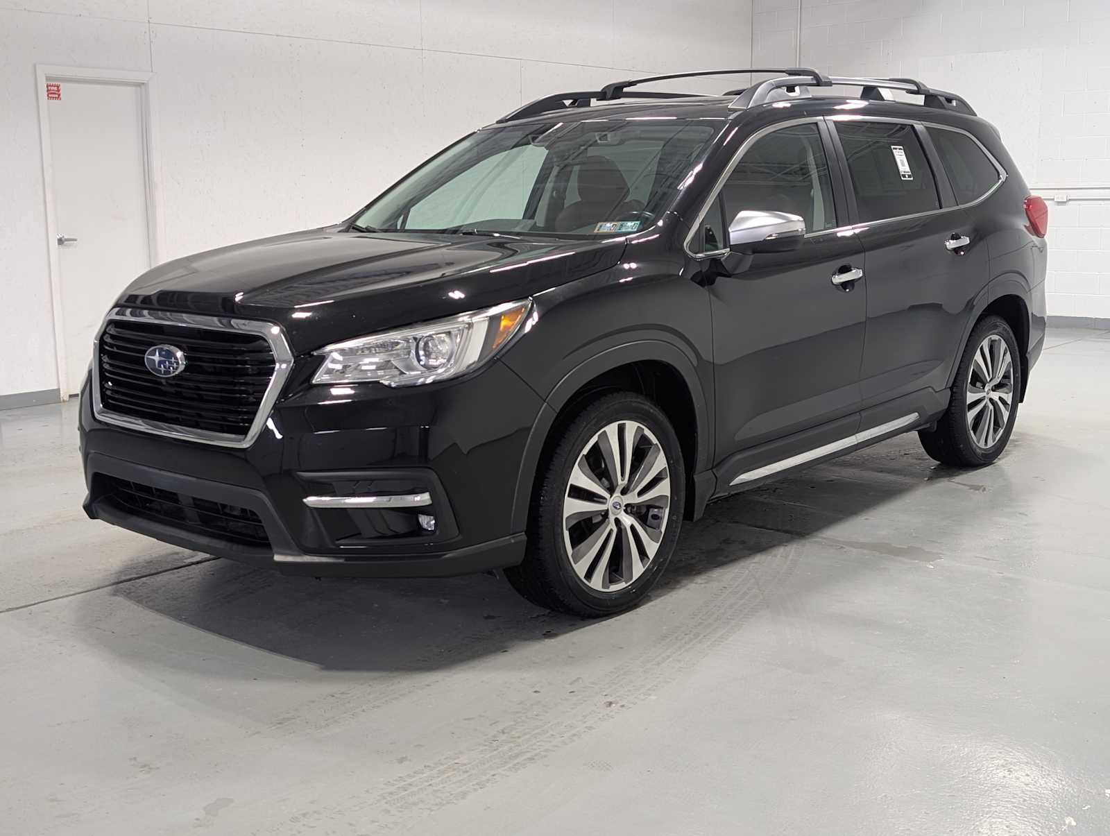 Used 2019 Subaru Ascent Touring w/ Popular Package #3 image 1