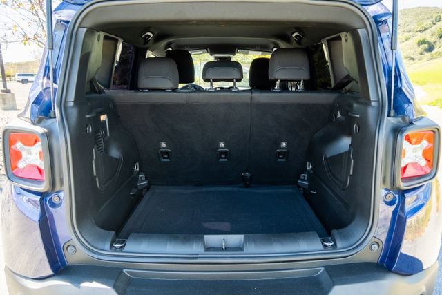 Used 2021 Jeep Renegade Latitude image 24