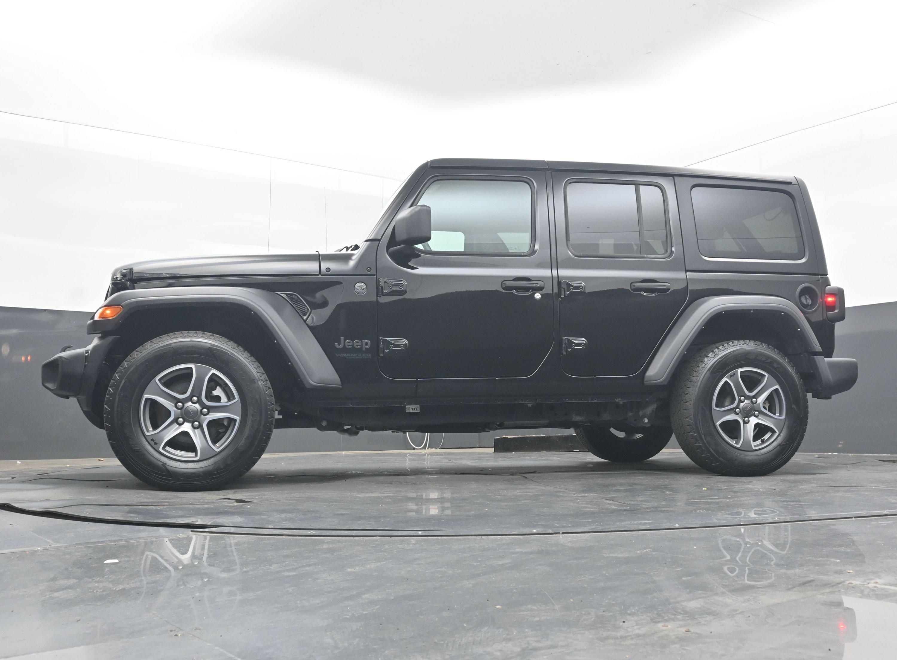 Used 2022 Jeep Wrangler Unlimited Sport AWD/4WD image 26