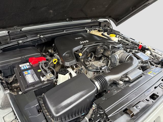 Used 2018 Jeep Wrangler Unlimited Sport S image 29