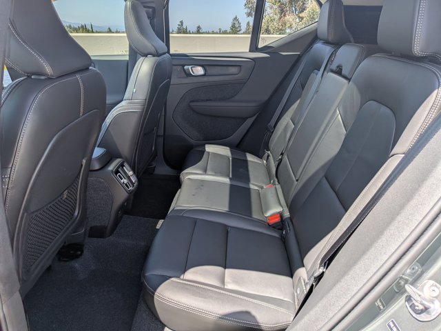 New 2026 Volvo XC40 B5 Core w/ Climate Package AWD/4WD image 17