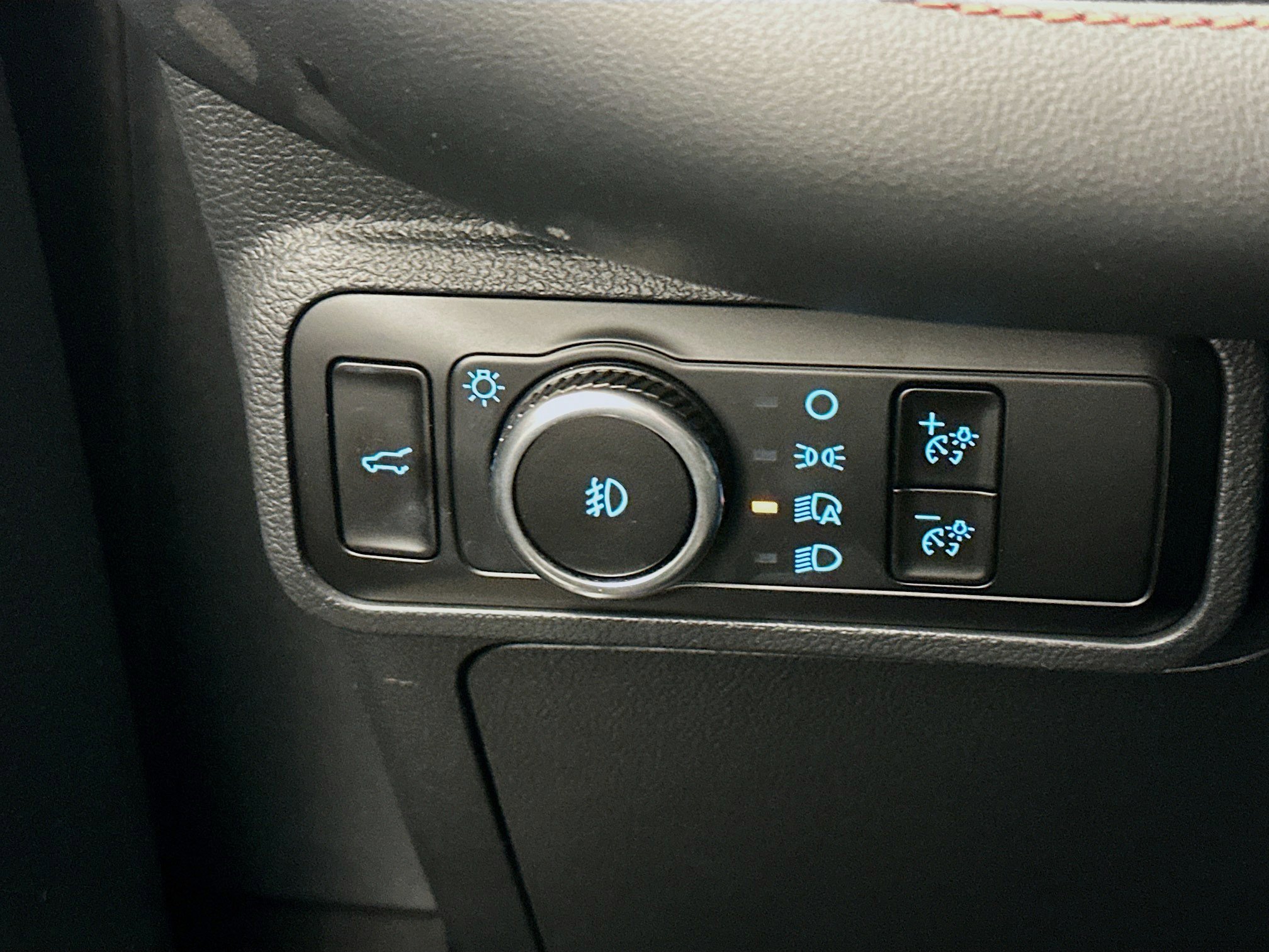 Used 2025 Ford Explorer ST-Line image 17