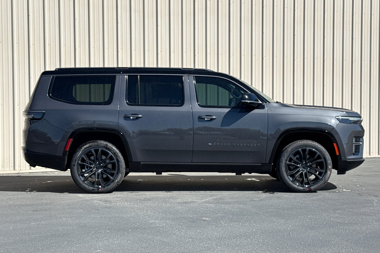 New 2026 Jeep Grand Wagoneer Summit AWD/4WD image 2