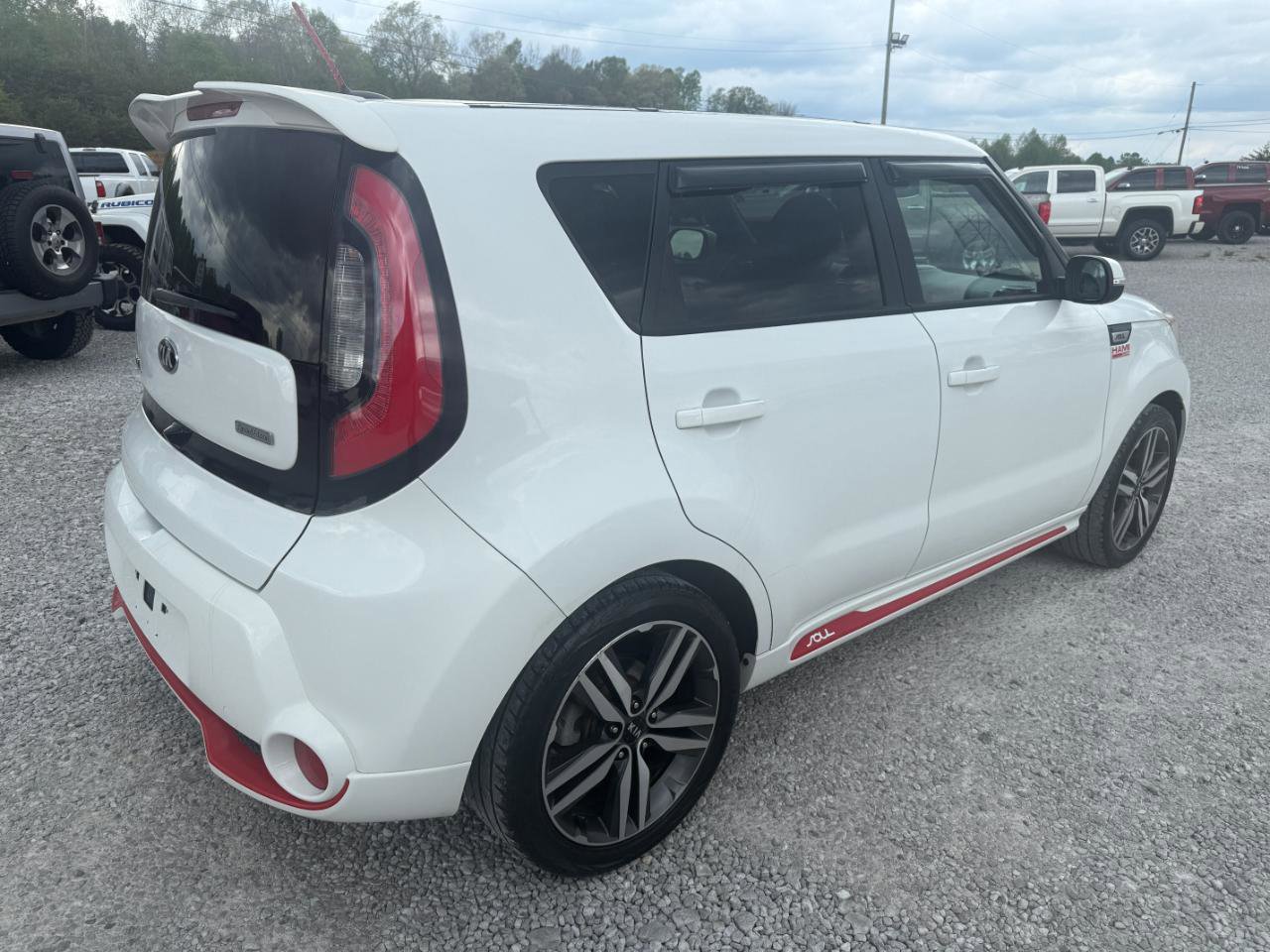 Used 2014 Kia Soul + FWD image 3