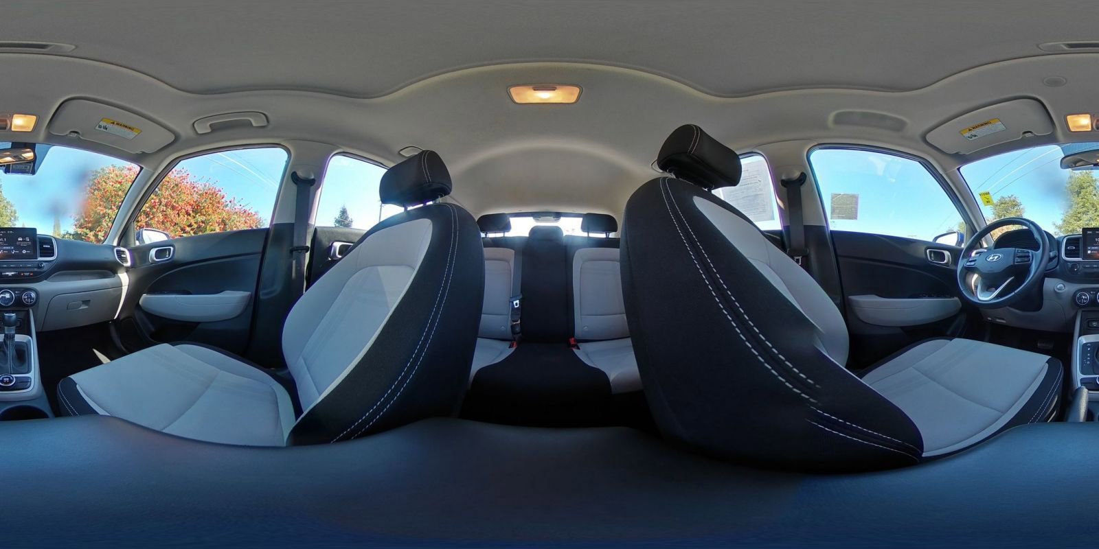 Used 2025 Hyundai Venue SEL image 42