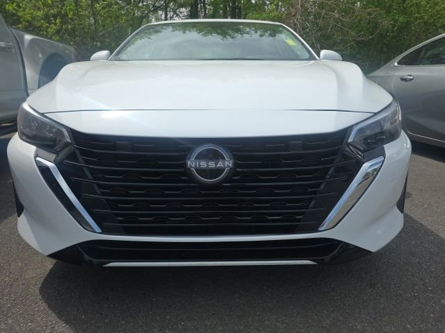 Used 2025 Nissan Sentra SV image 2