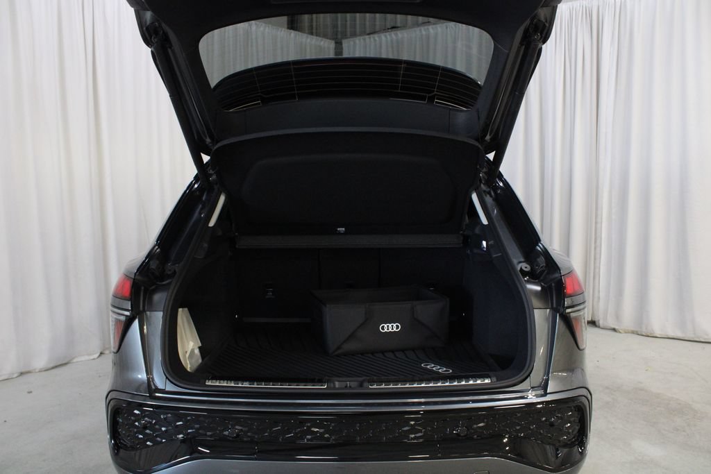 New 2026 Audi Q3 quattro 2.0T AWD/4WD image 31