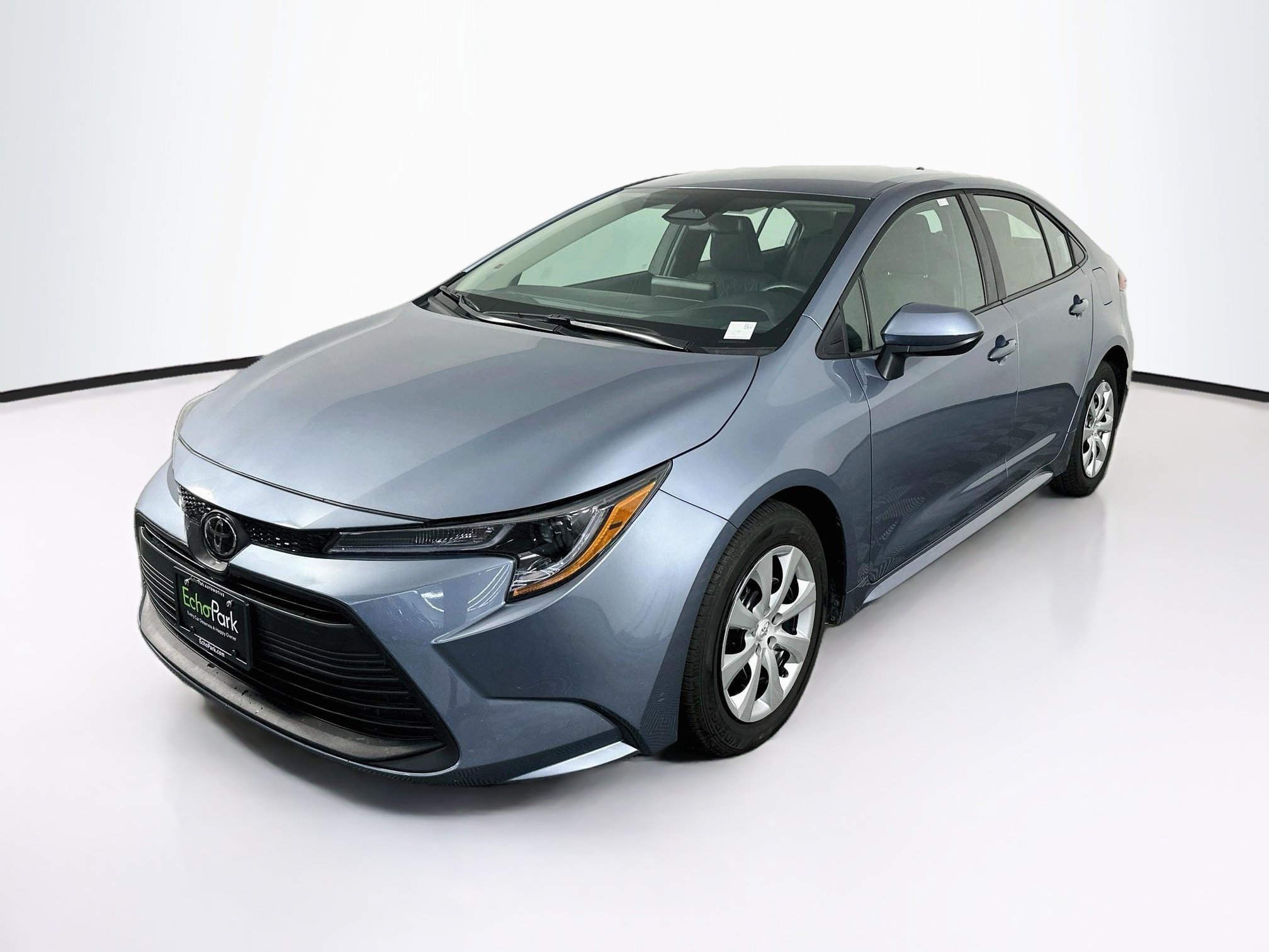 Used 2026 Toyota Corolla LE FWD image 3