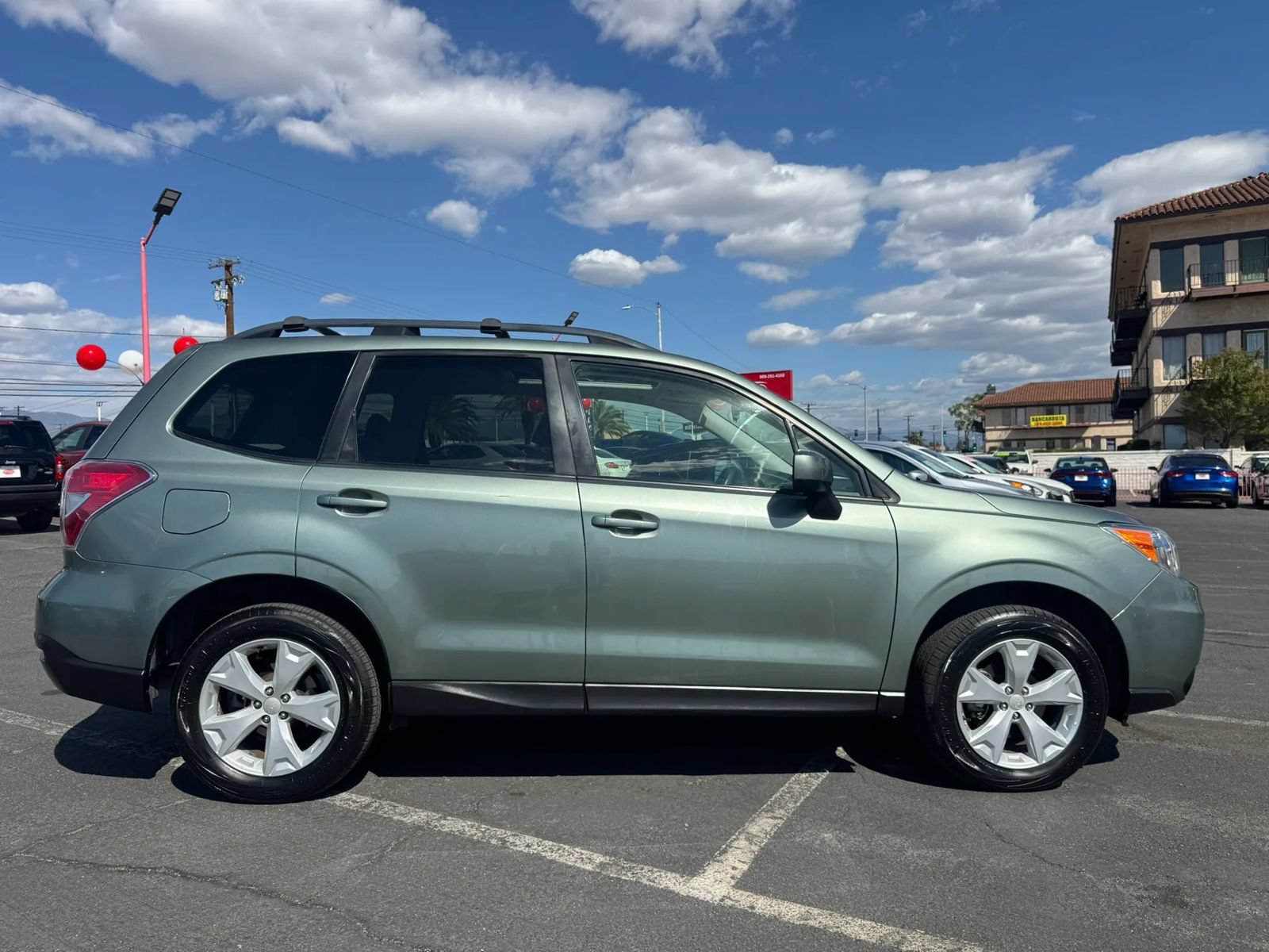 Used 2016 Subaru Forester 2.5i Premium w/ All-Weather Package AWD/4WD image 10