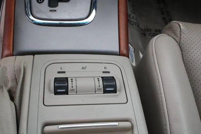 Used 2005 Subaru Outback 3.0R L.L. Bean image 29