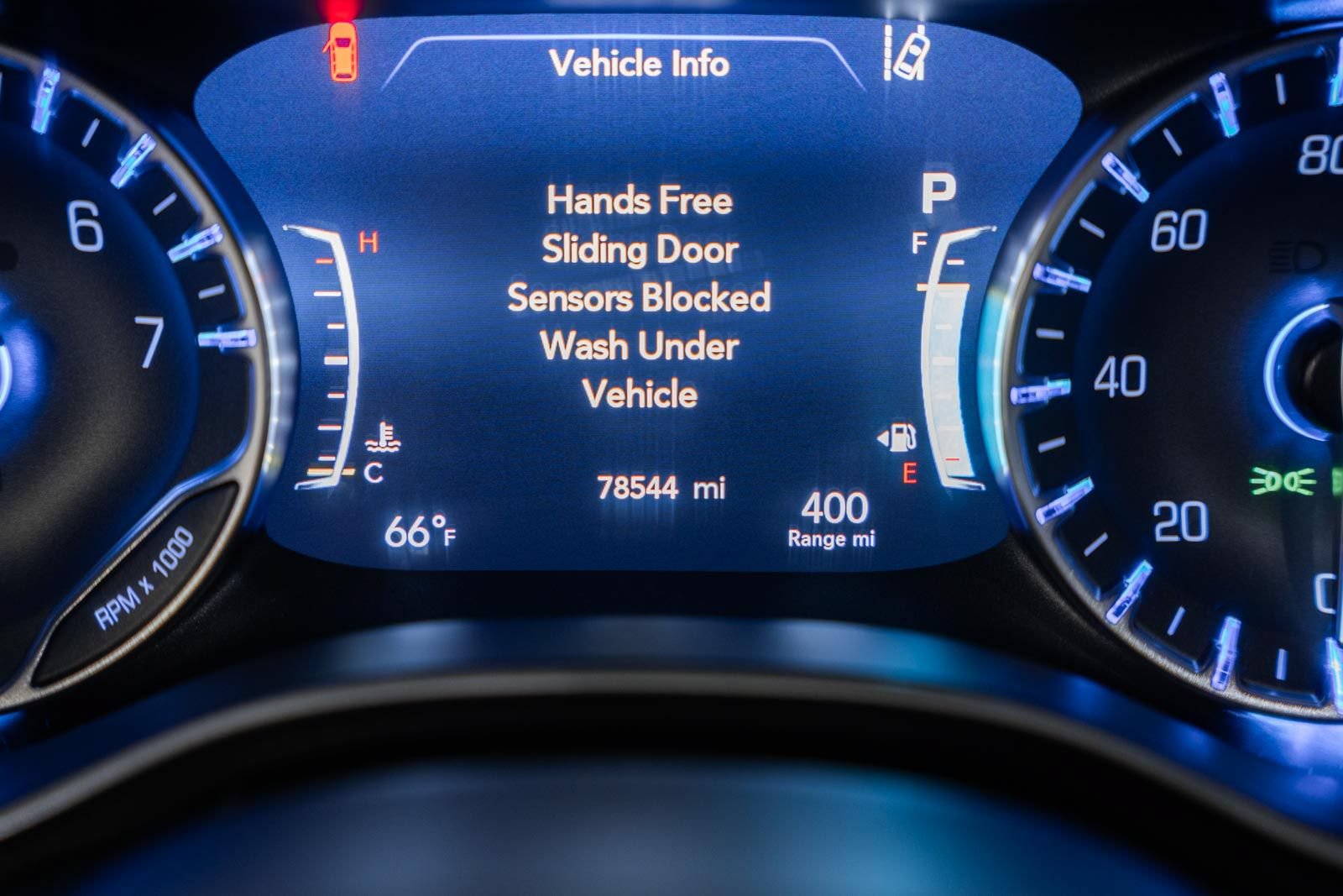 Used 2021 Chrysler Pacifica Touring-L w/ Uconnect Theater Family Group FWD image 52