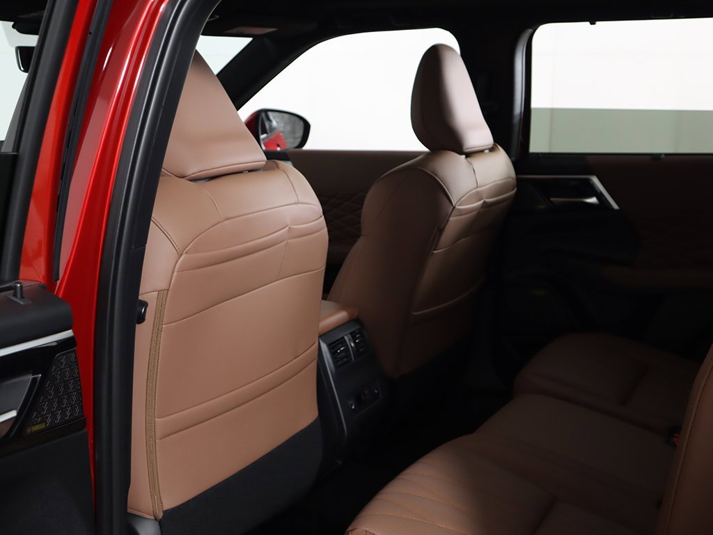 New 2025 Mitsubishi Outlander SEL image 34
