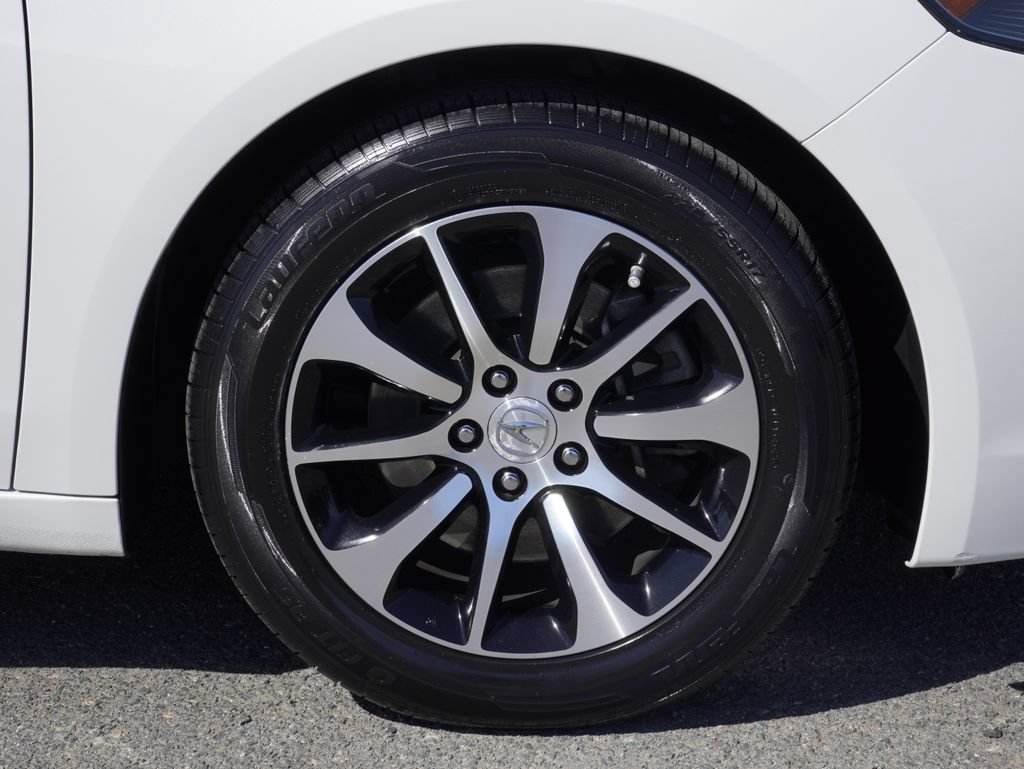 Used 2017 Acura TLX FWD image 10
