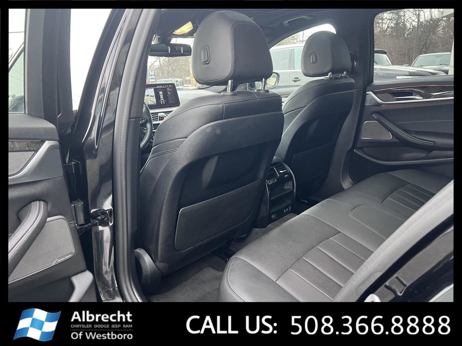 Used 2021 BMW 530i xDrive w/ Premium Package image 12