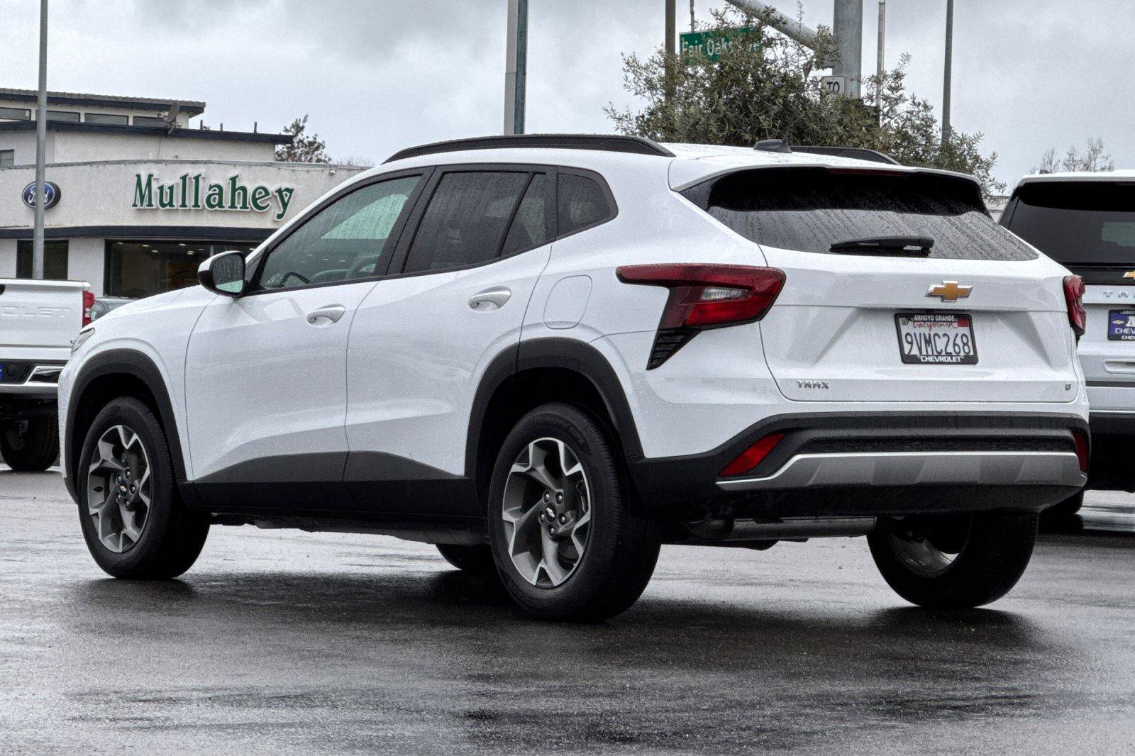 Used 2025 Chevrolet Trax LT image 8