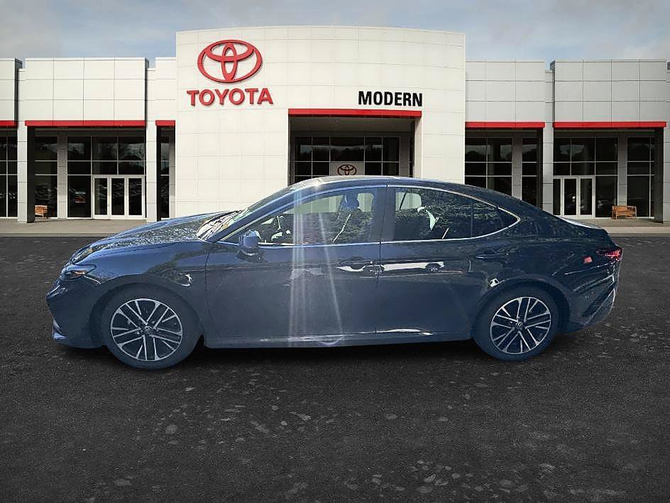 Used 2025 Toyota Camry XLE FWD image 25