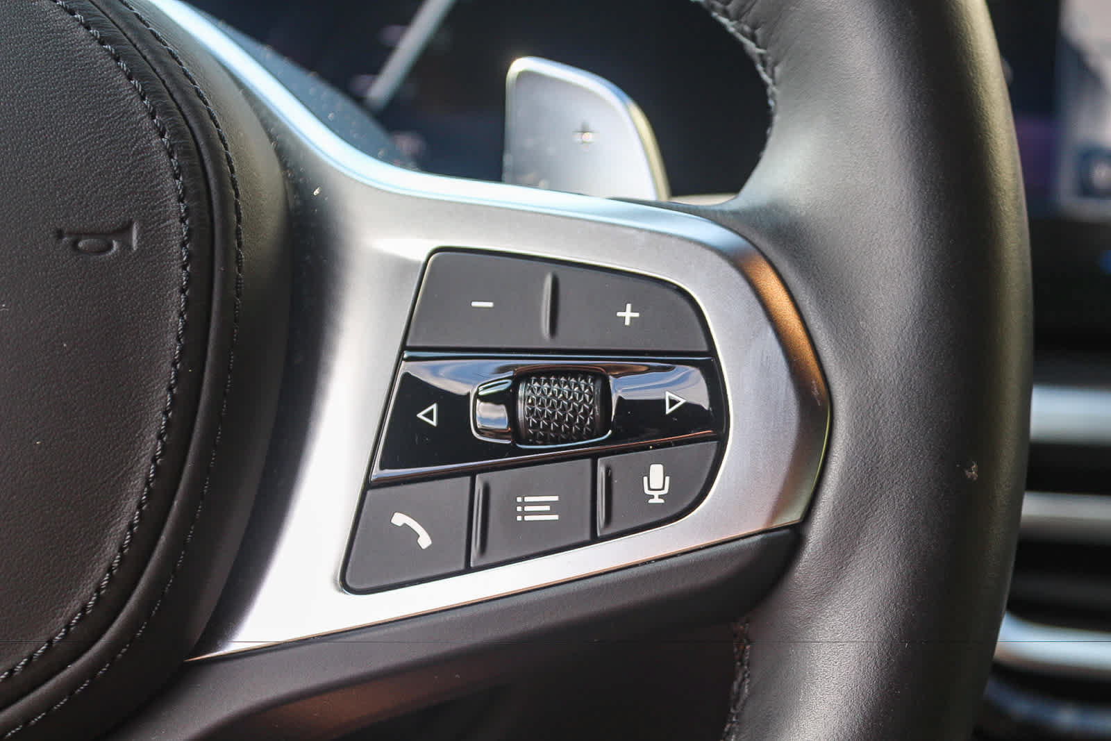 Used 2024 BMW 430i Coupe w/ M Sport Package RWD image 29