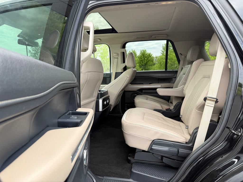 Used 2022 Ford Expedition Limited AWD/4WD image 24