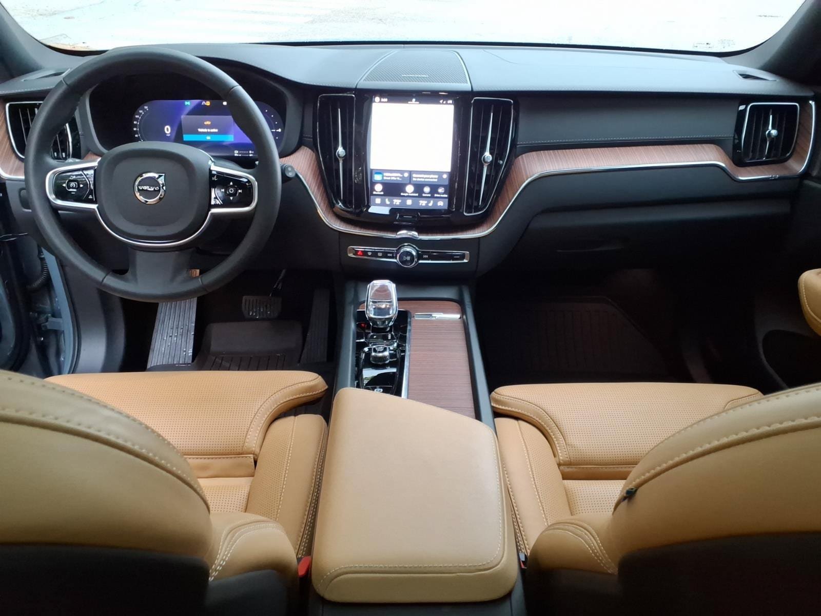 Certified 2024 Volvo XC60 T8 Ultimate w/ Protection Package Premier AWD/4WD image 13