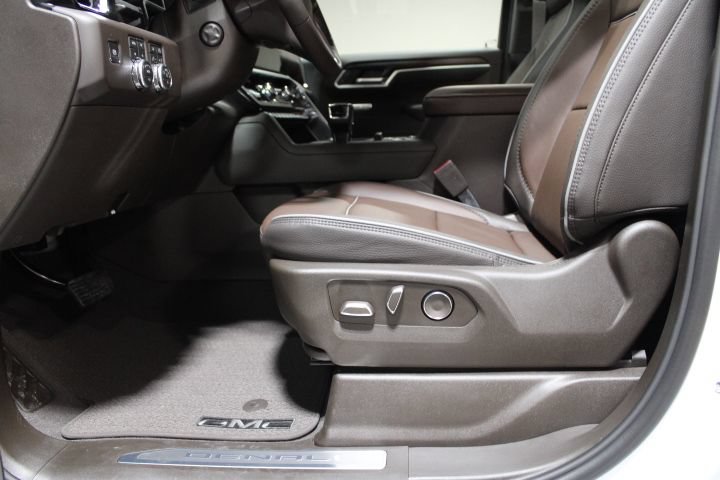 New 2026 GMC Sierra 1500 Denali w/ Denali Reserve Package AWD/4WD image 21