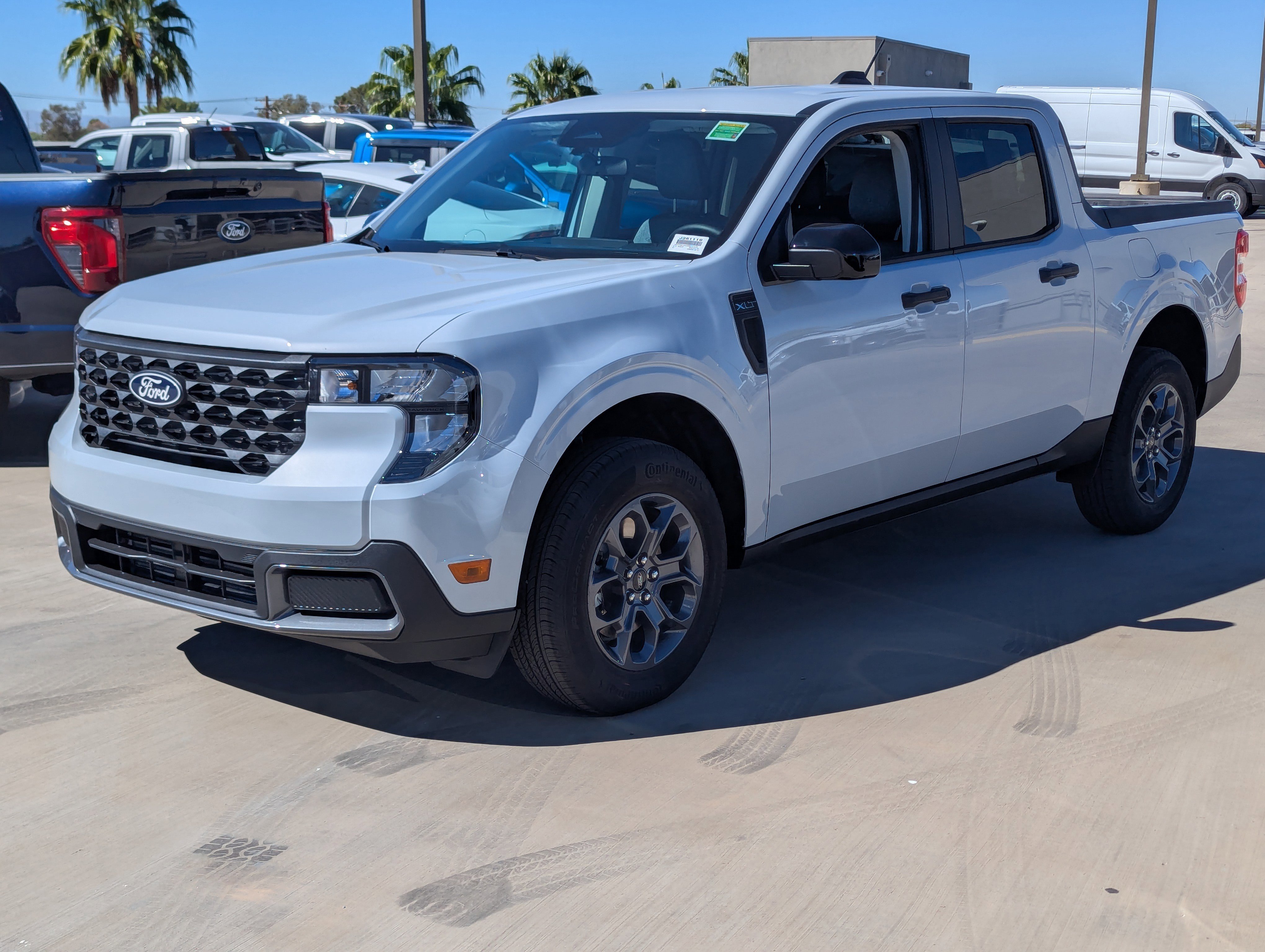 New 2025 Ford Maverick XLT w/ XLT Luxury Package image 5