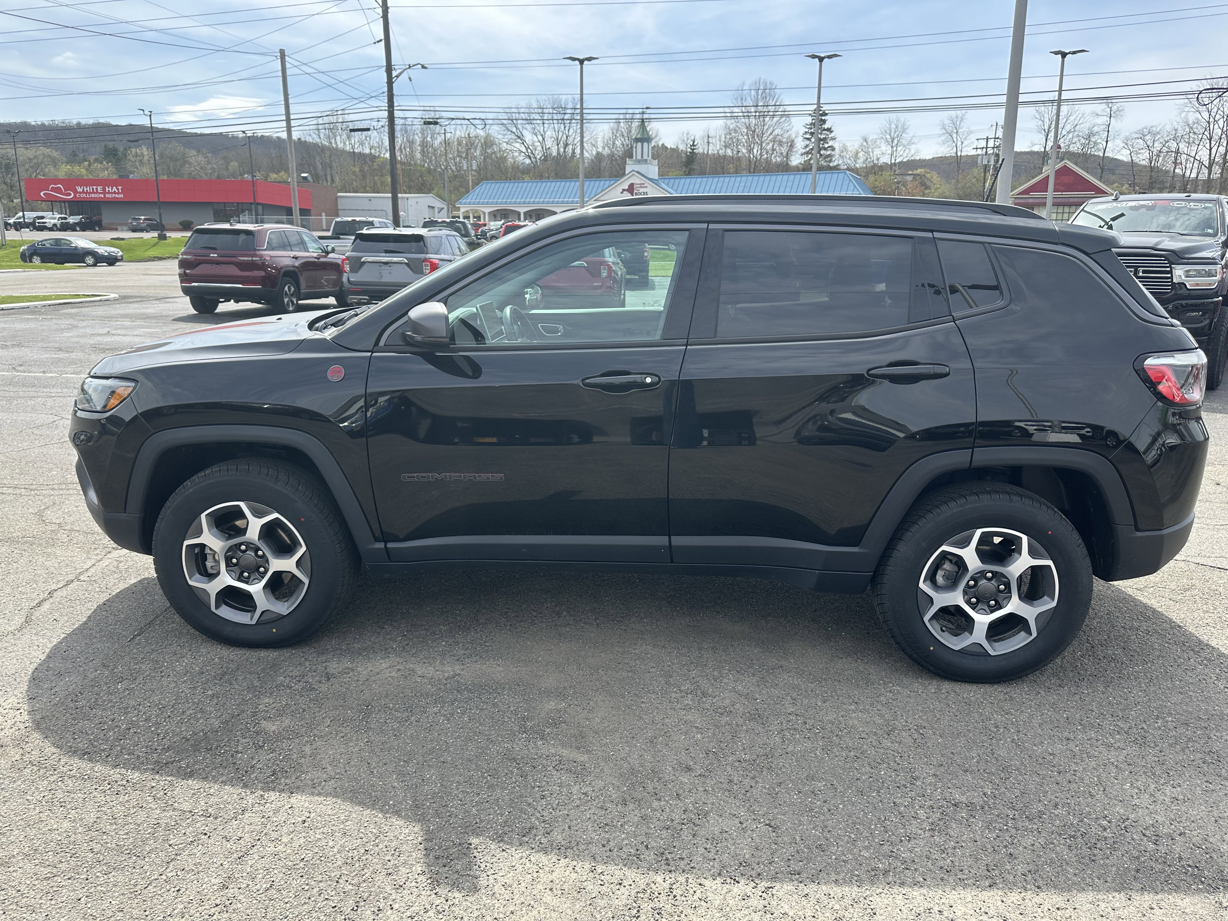Used 2022 Jeep Compass Trailhawk w/ Trailhawk Convenience Group image 6