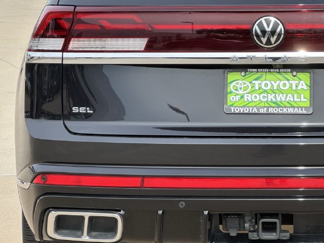 Used 2024 Volkswagen Atlas Cross Sport SEL R-Line AWD/4WD image 5