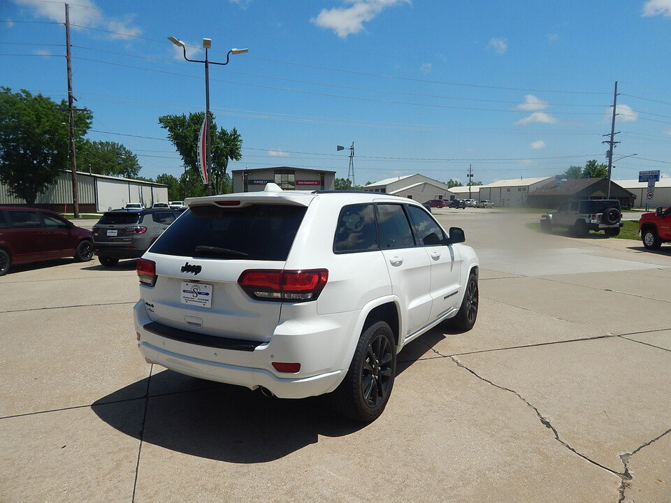 Used 2018 Jeep Grand Cherokee Altitude image 5