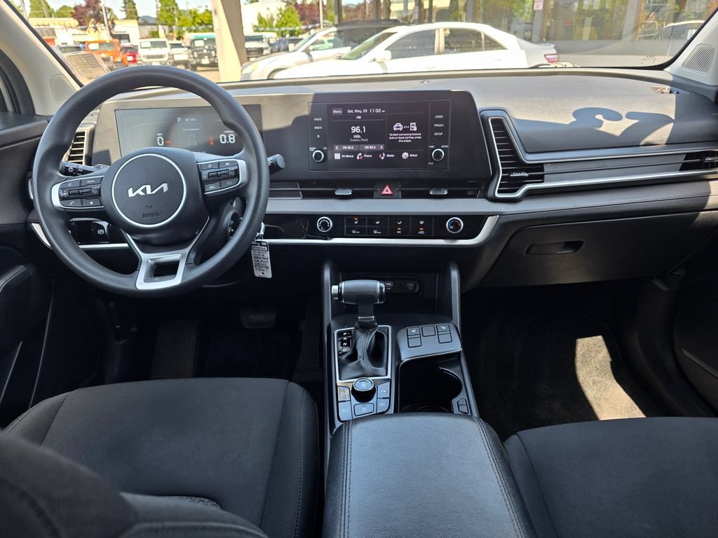 Used 2023 Kia Sportage LX AWD/4WD image 5