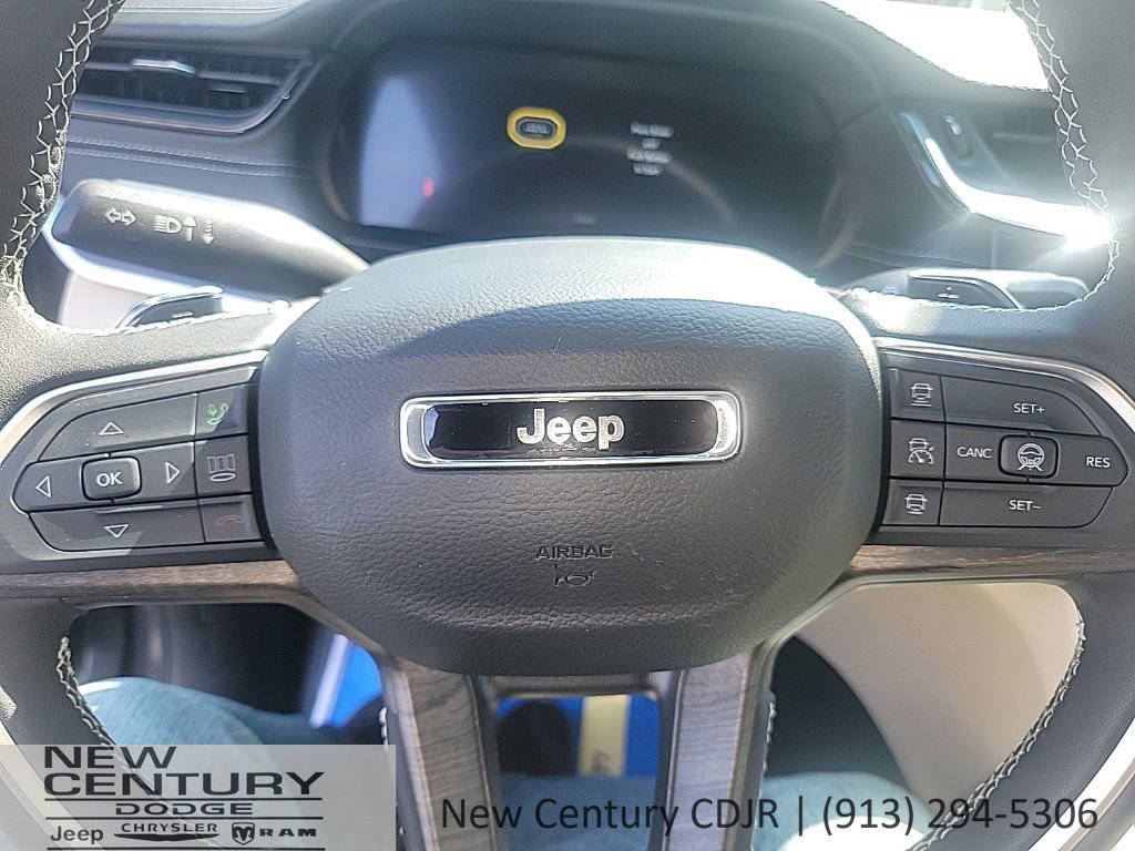 New 2026 Jeep Grand Cherokee Limited w/ Limited Altitude Package AWD/4WD image 11
