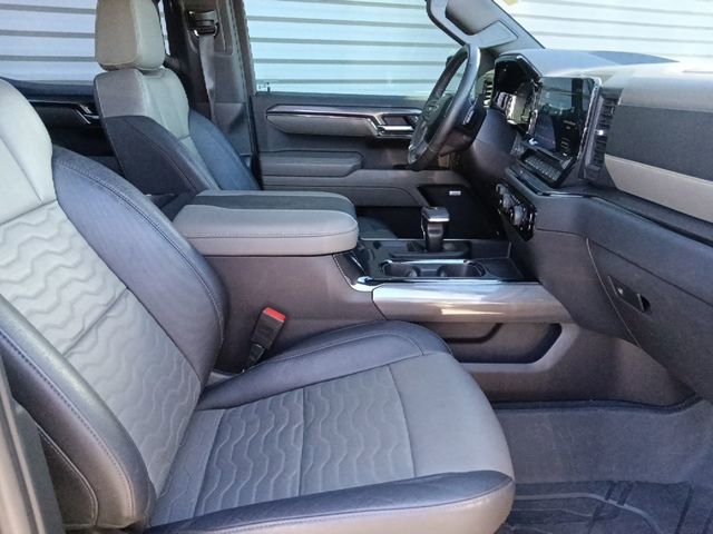 Used 2023 Chevrolet Silverado 1500 ZR2 w/ Technology Package image 31