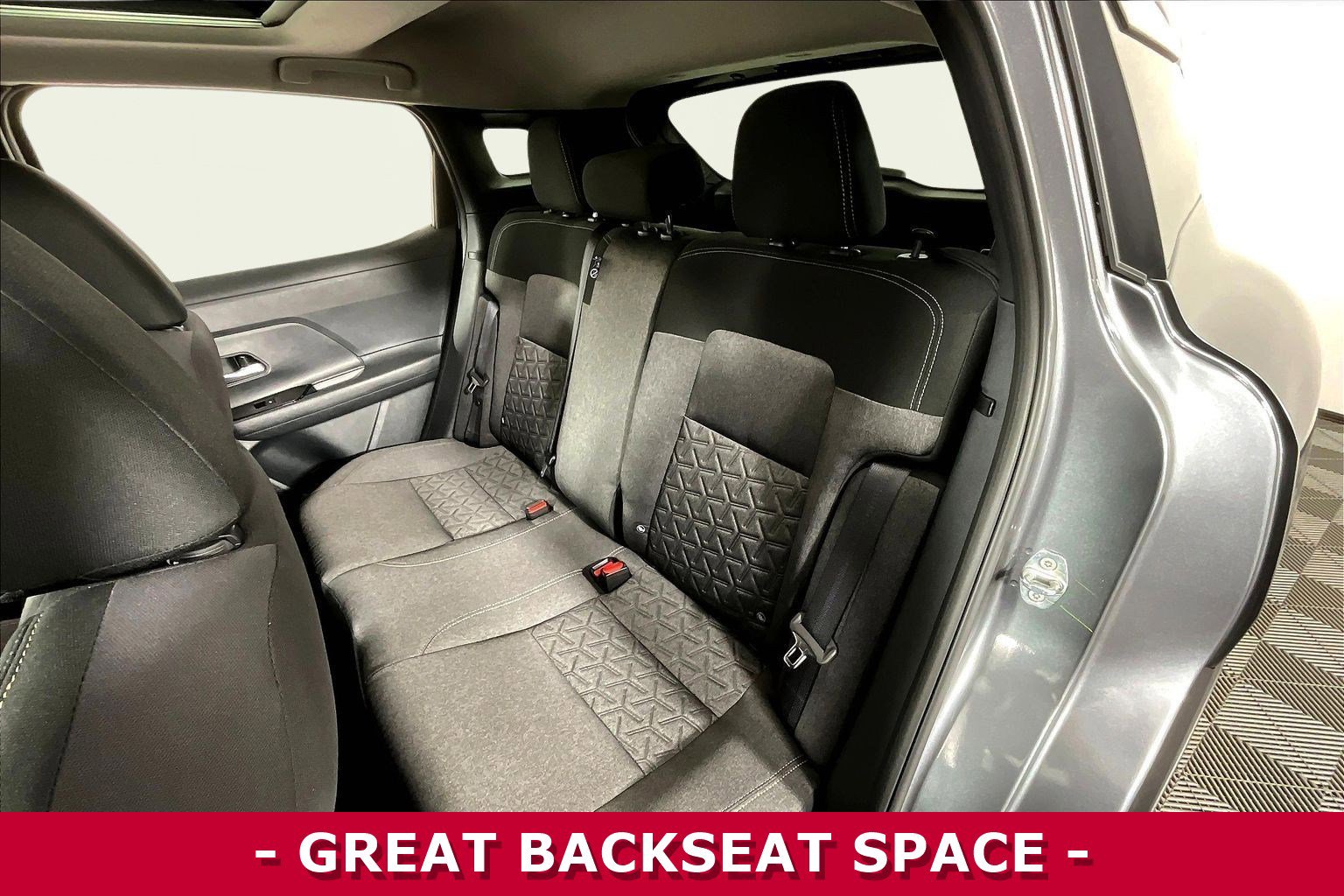 Certified 2025 Nissan Kicks SV w/ SV Premium Package image 22