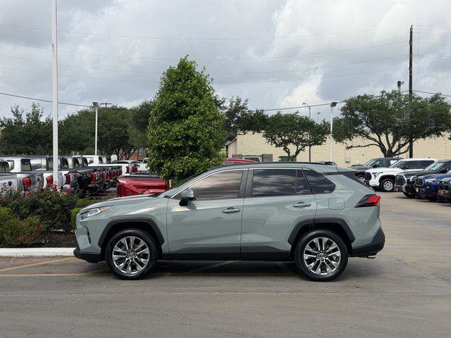 Certified 2019 Toyota RAV4 XLE Premium FWD image 4