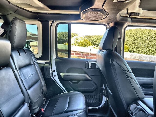 Used 2023 Jeep Wrangler Unlimited Sahara AWD/4WD image 16