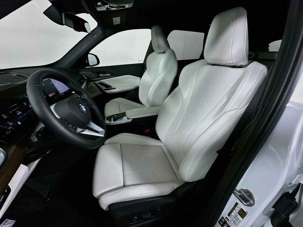 New 2027 BMW X1 xDrive28i w/ Technology Package AWD/4WD image 16