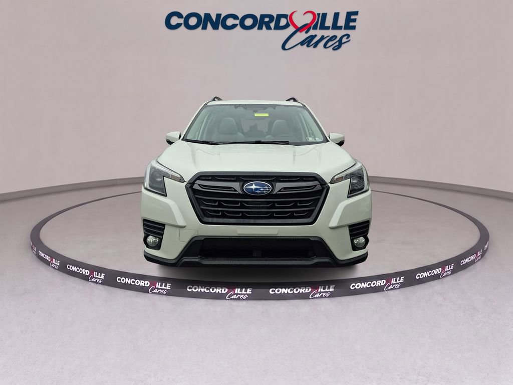 Used 2022 Subaru Forester Limited AWD/4WD image 2