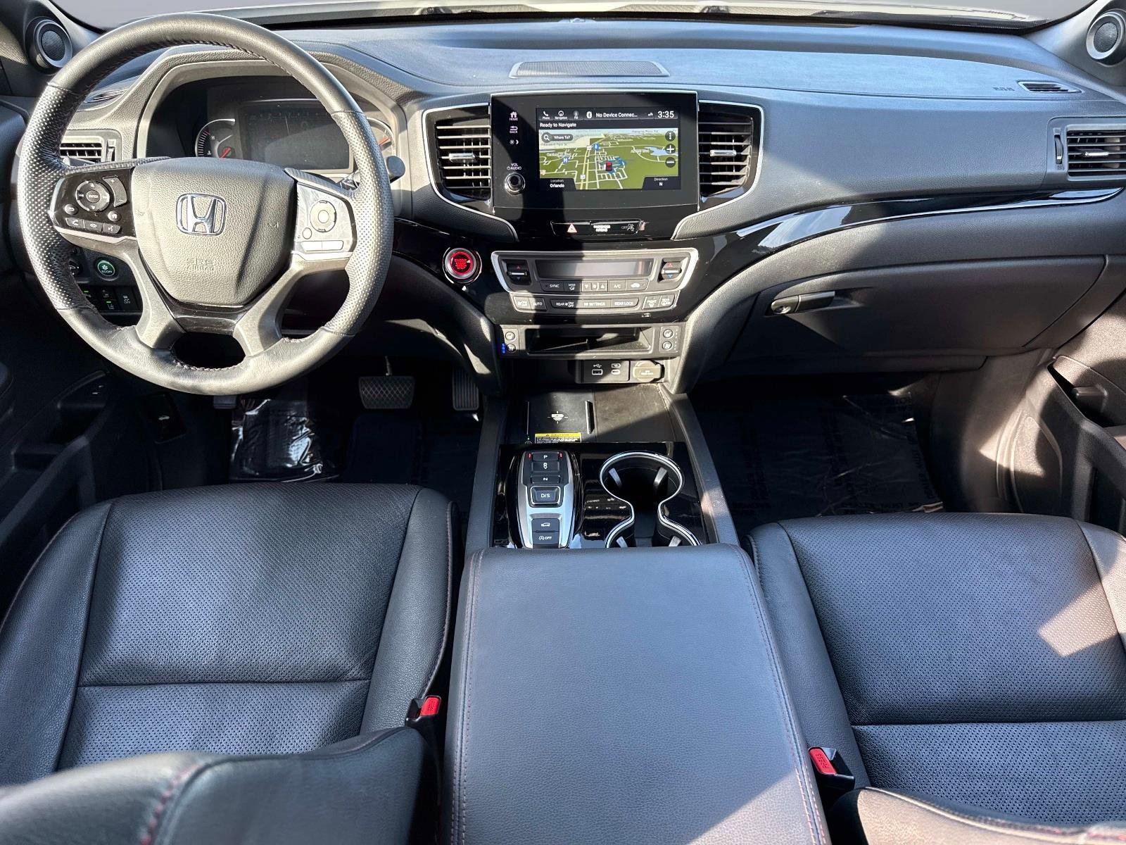 Certified 2025 Honda Passport Black Edition image 18