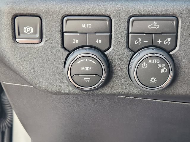Used 2026 Chevrolet Silverado 1500 LT AWD/4WD image 21
