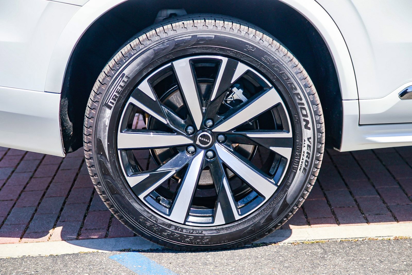 Used 2026 Volvo XC90 B5 Core image 9