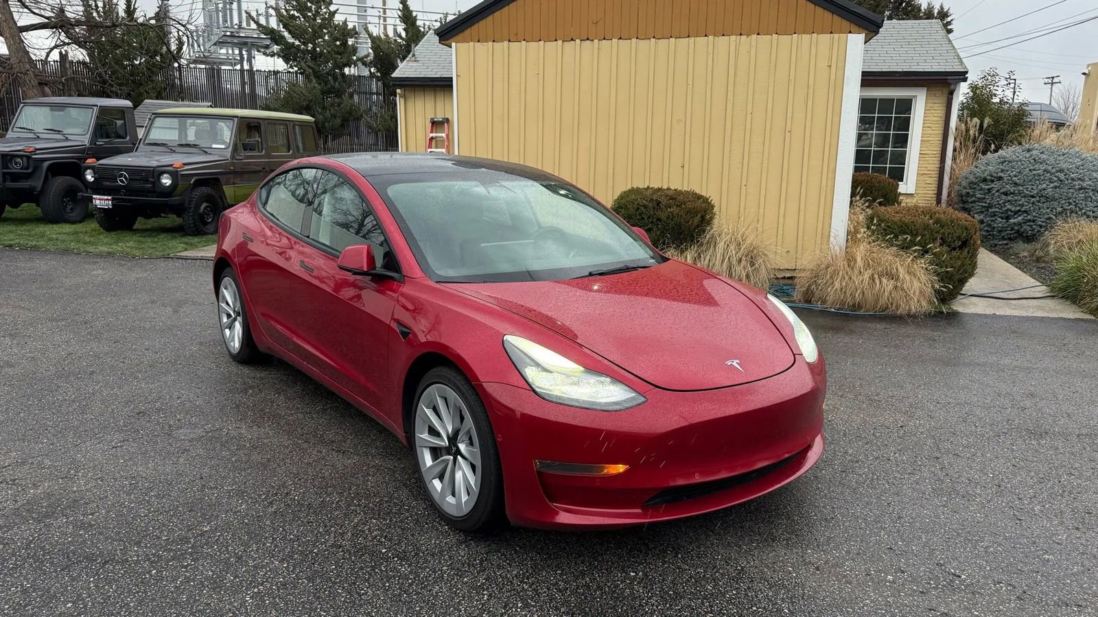 Used 2022 Tesla Model 3 Standard Range image 5