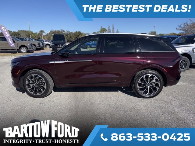 Used 2025 Lincoln Nautilus Reserve image 8