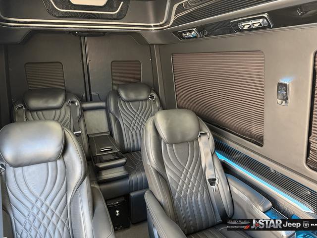 Used 2024 Mercedes-Benz Sprinter 2500 image 10