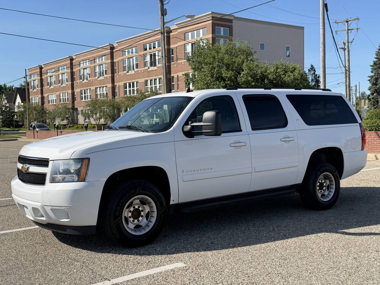 Used 2007 Chevrolet Suburban 2500 LT AWD/4WD image 9