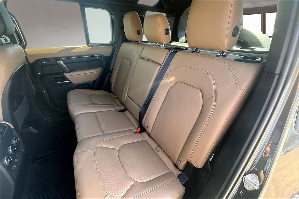 Used 2025 Land Rover Defender 110 X-Dynamic SE image 27