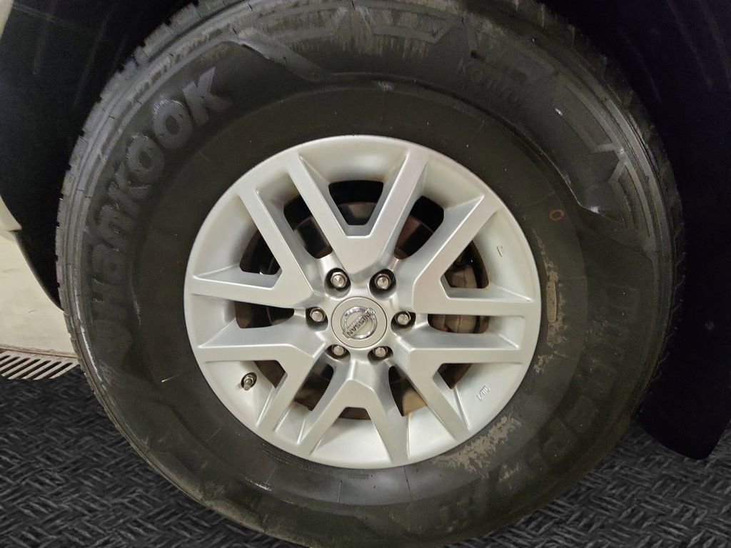 Used 2019 Nissan Frontier SV image 11