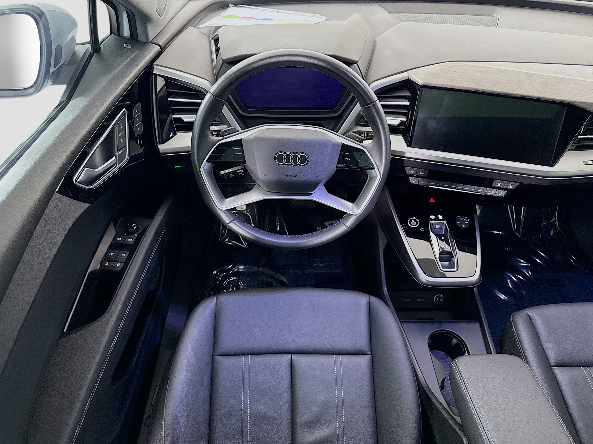 Used 2023 Audi Q4 e-tron Premium Plus w/ Premium Plus image 24