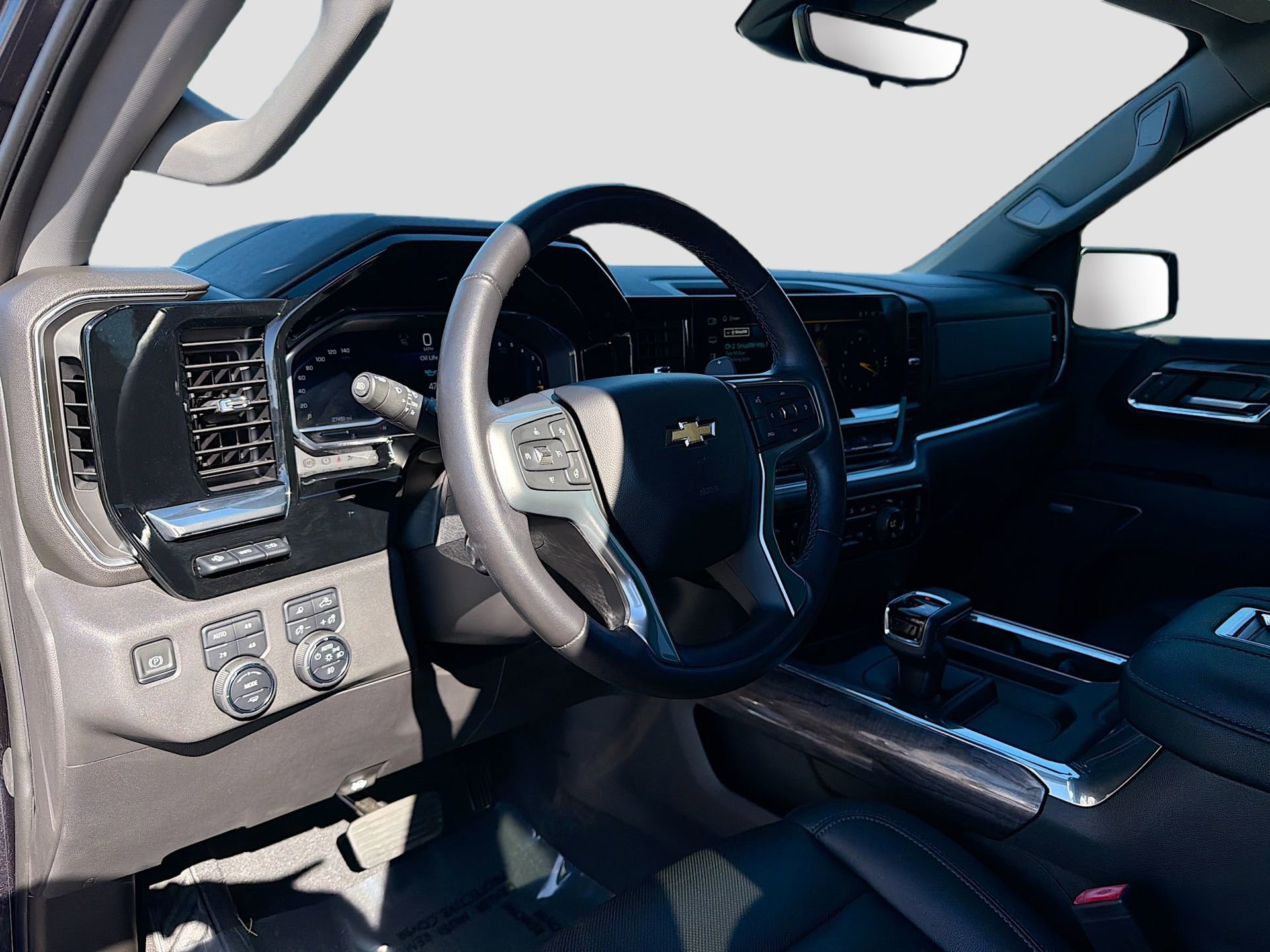 Used 2022 Chevrolet Silverado 1500 LTZ w/ LTZ Premium Package image 26