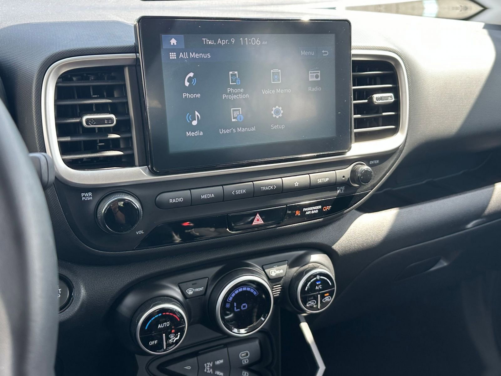 Used 2025 Hyundai Venue SEL image 20